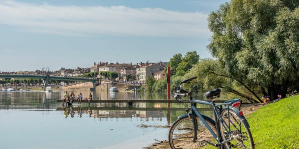 Paysage de la Voie Verte de Cluny en Saône-et-Loire